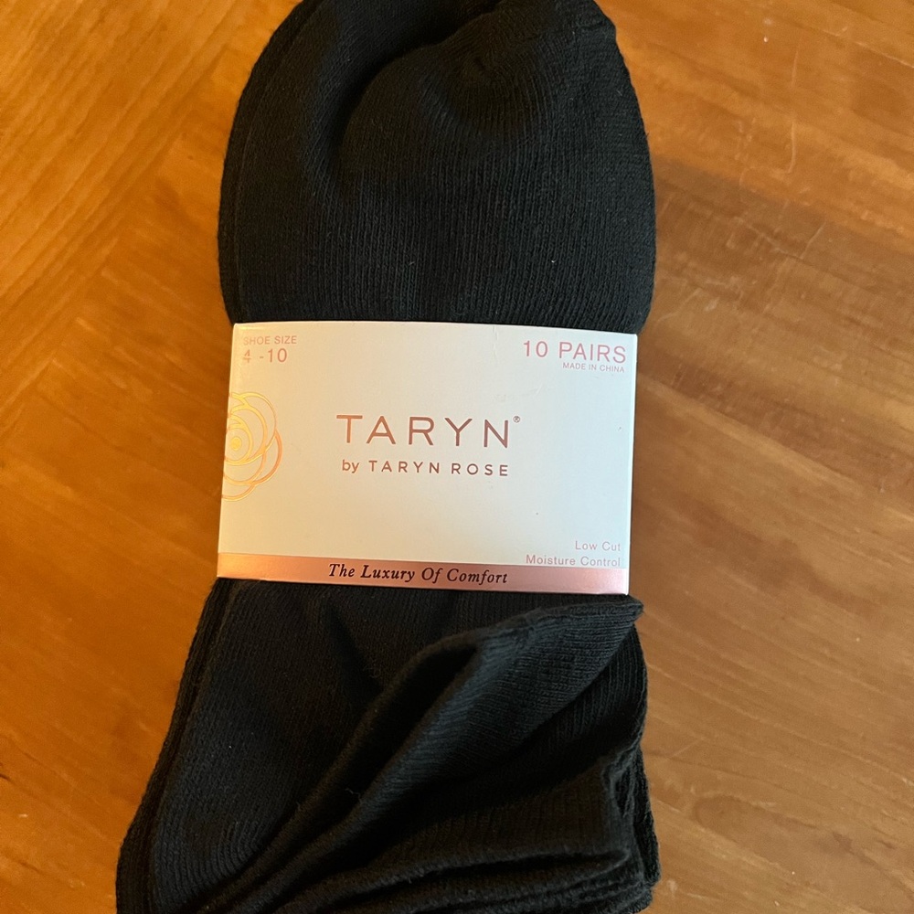 Taryn Rose 10 pack Women's Black Low Cut Socks shoe size 4-10